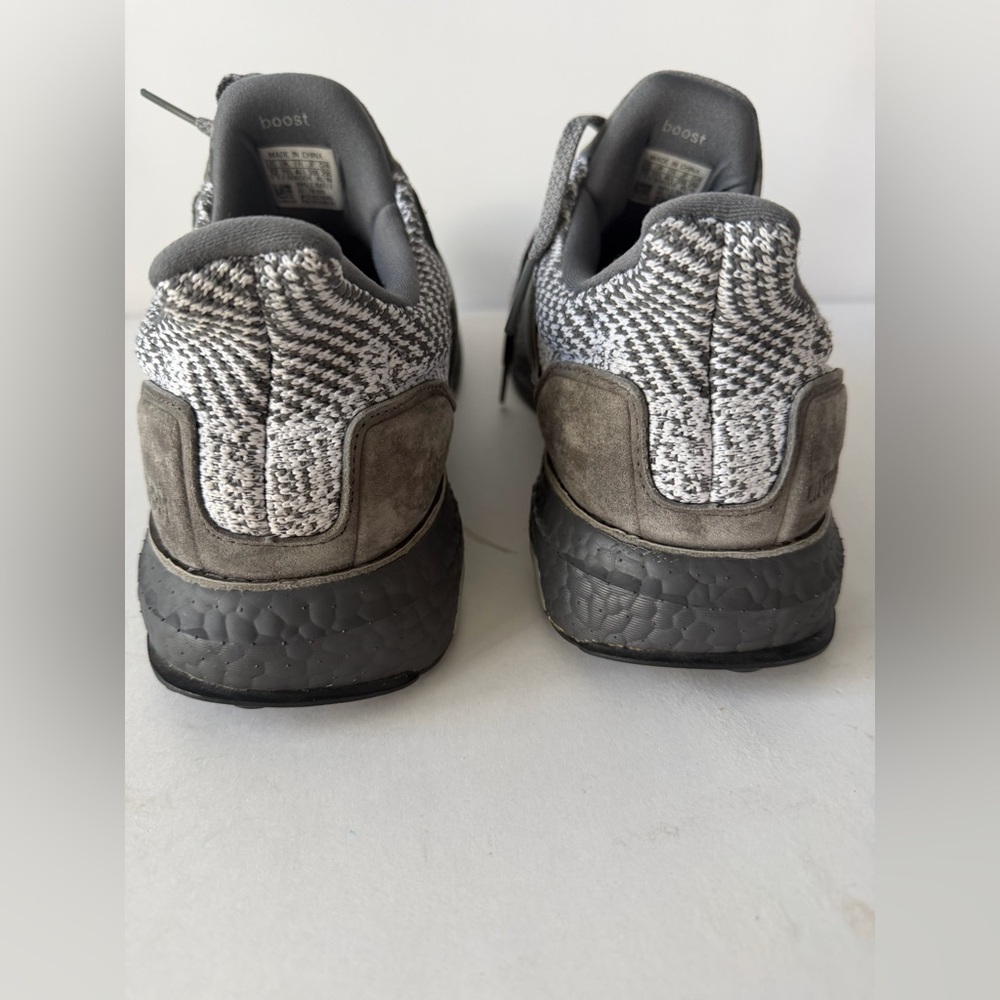 Adidas Men's BOOST size 12 - Picture 3 of 10